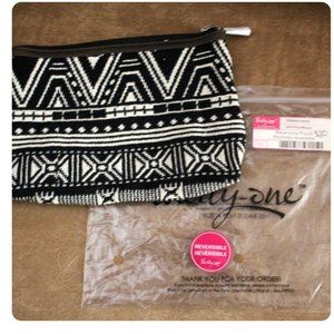 Thirty-One Gifts Reversible Pouch